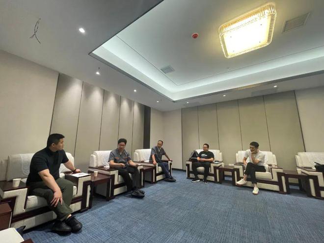 設(shè)計(jì)賦能產(chǎn)業(yè)升級(jí)——HIDC設(shè)計(jì)考察團(tuán)赴安平縣開(kāi)展新材料技術(shù)推廣服務(wù)專(zhuān)題調(diào)研